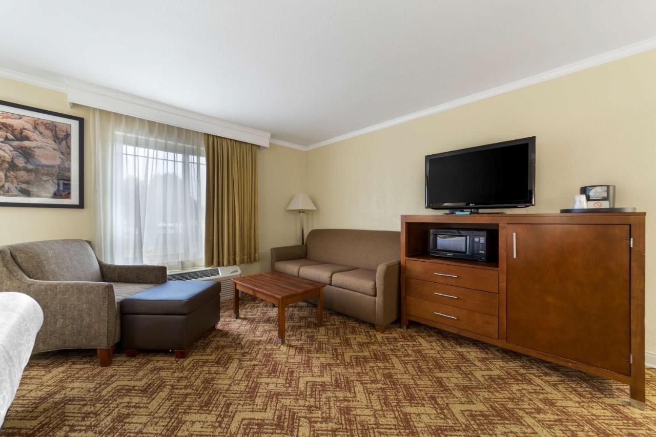 Best Western Plus Northwoods Inn Crescent City Ngoại thất bức ảnh